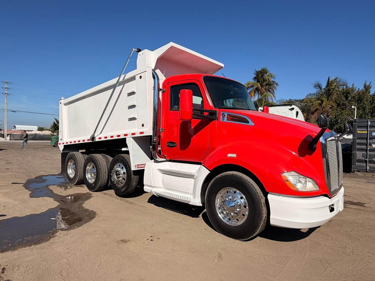2015 Kenworth T680 — 1